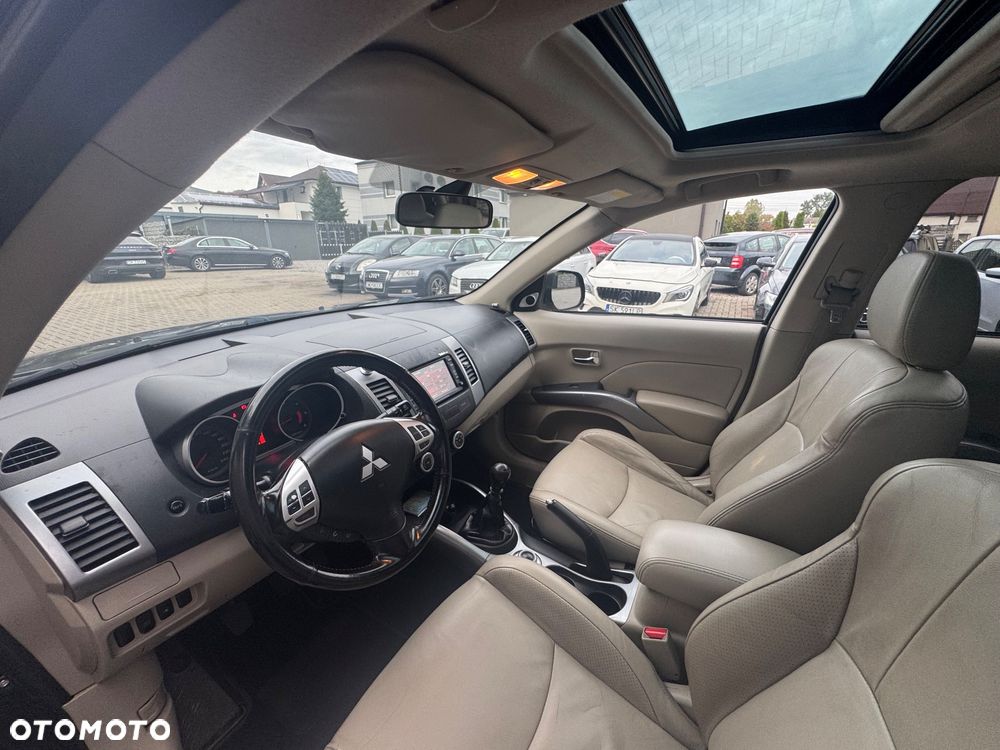 Mitsubishi Outlander - 19