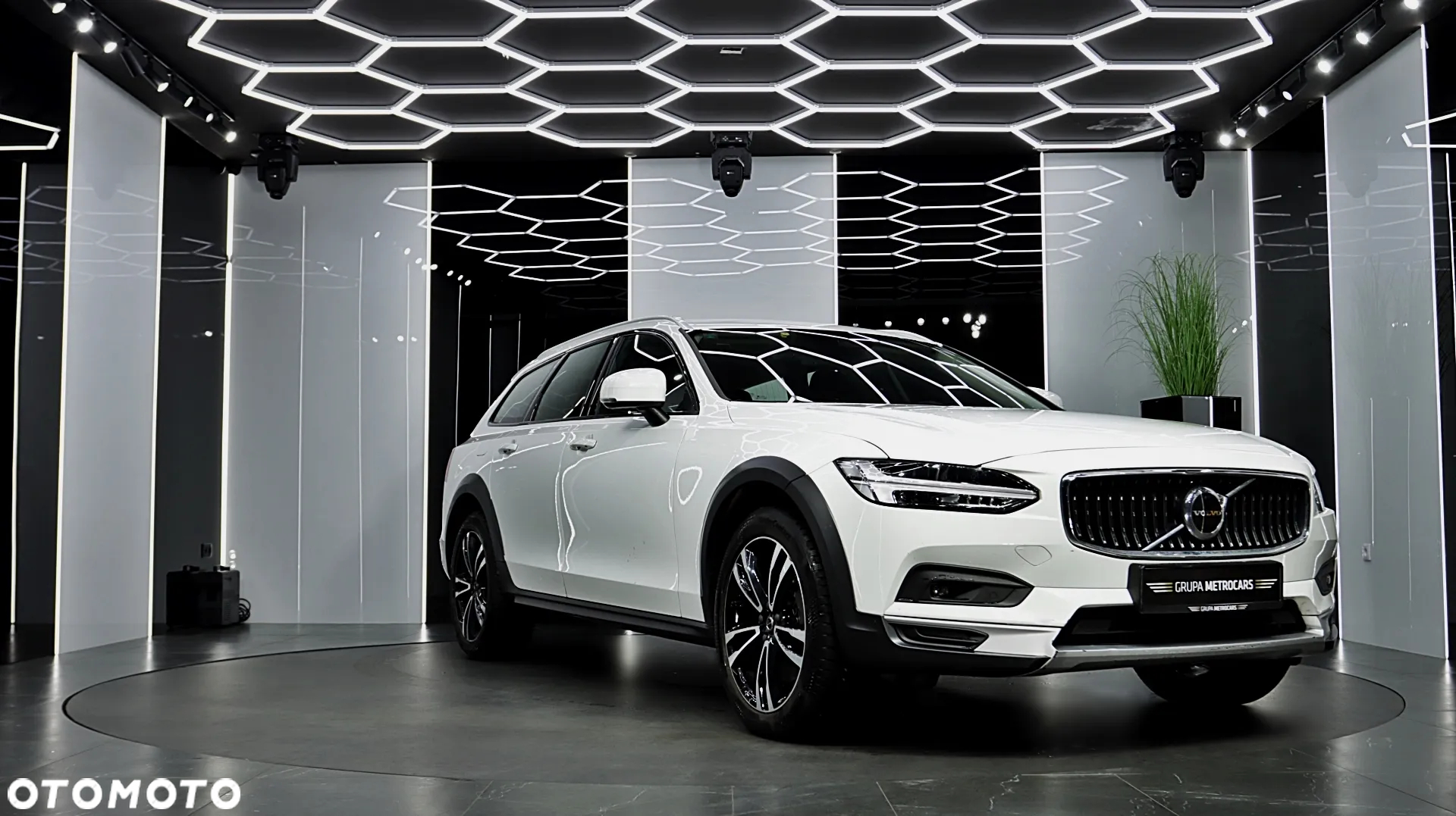 Volvo V90 Cross Country D4 AWD Pro - 14