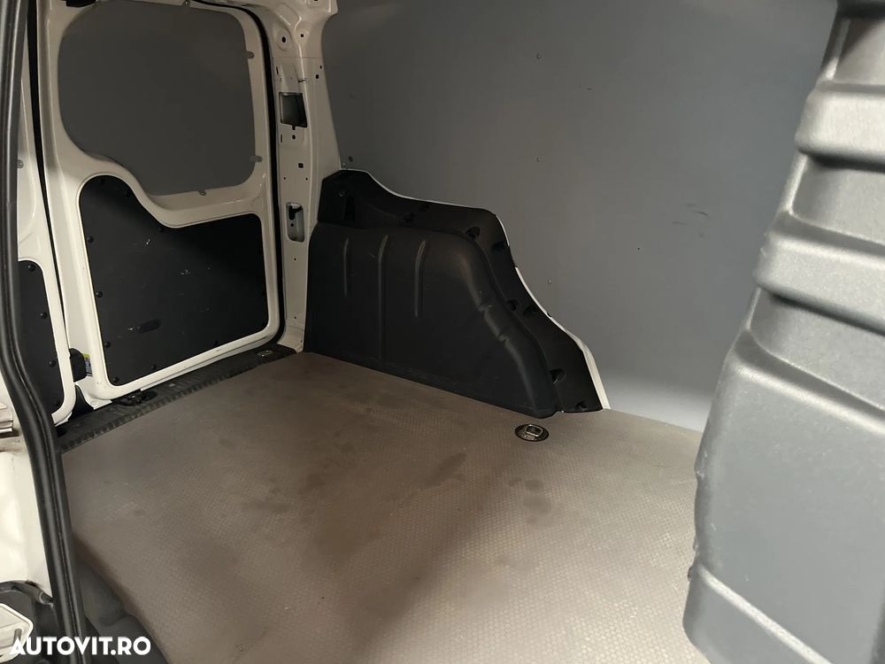 Volkswagen Caddy 2.0 TDI 75 kW - 28
