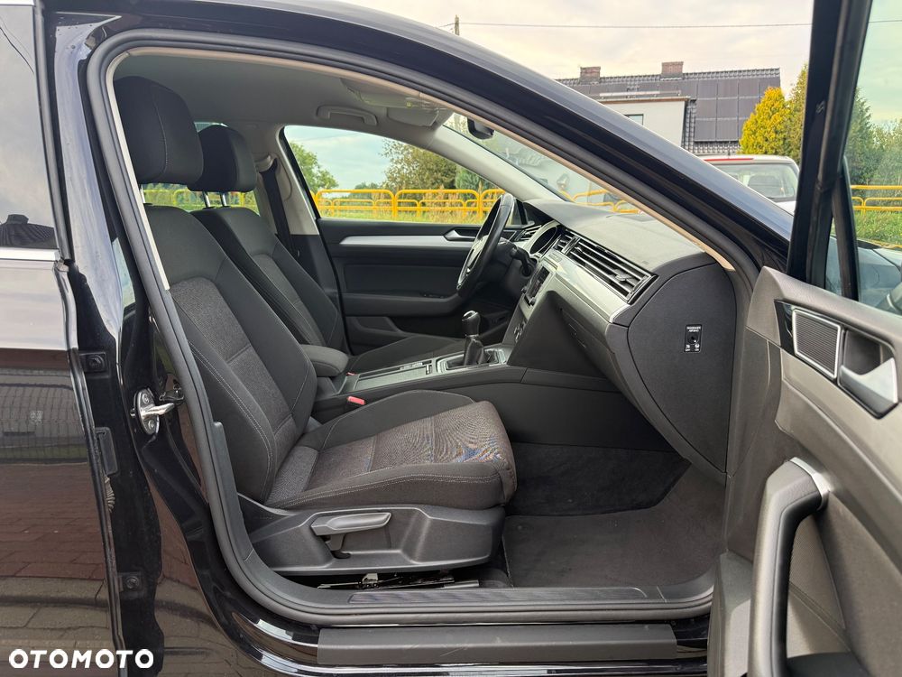 Volkswagen Passat 2.0 TDI (BlueMotion Technology) Comfortline - 18