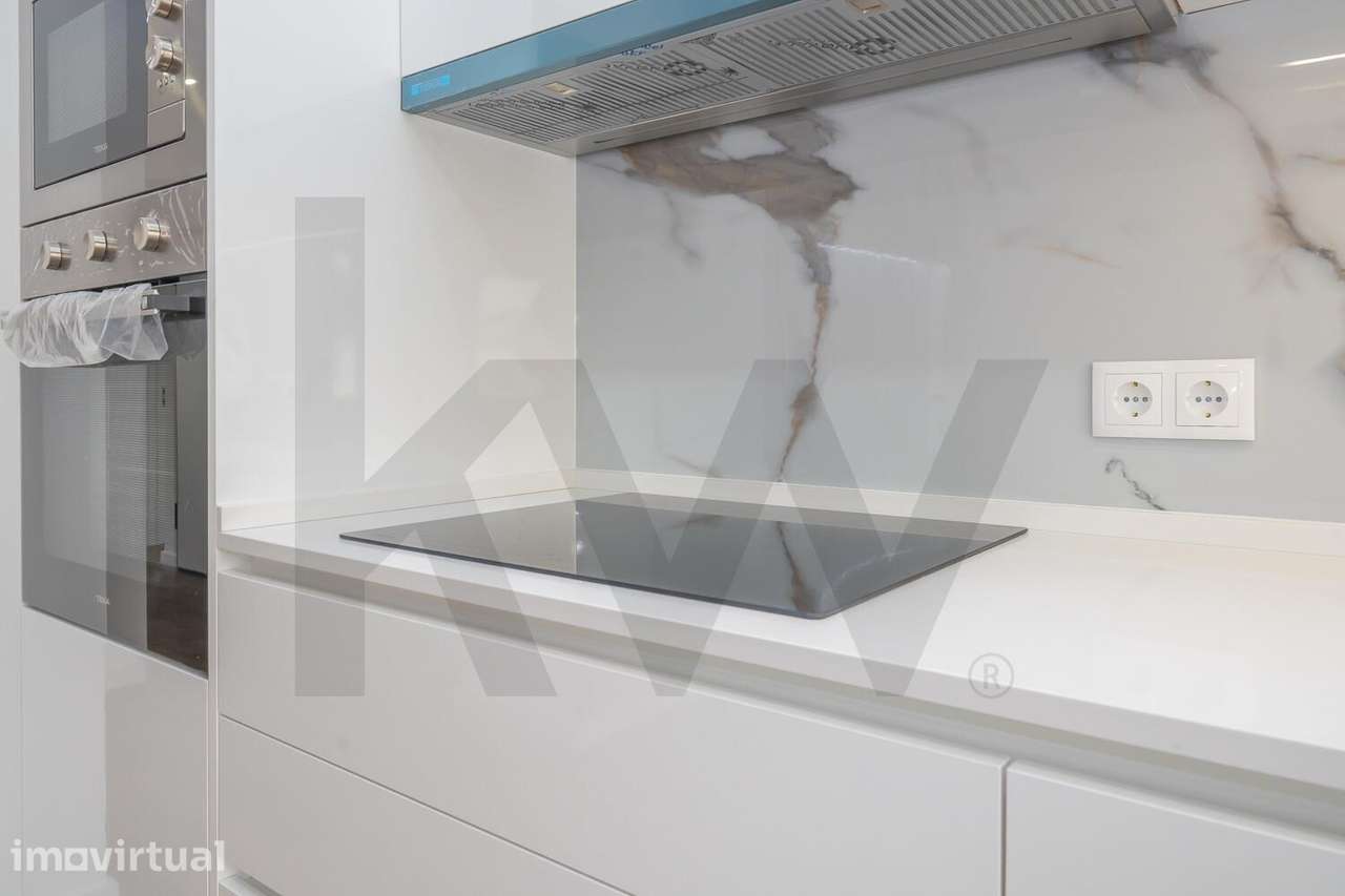T2 Renovado de Raiz no Feijó | Acabamentos Premium | Pronto a Habitar - Grande imagem: 5/30