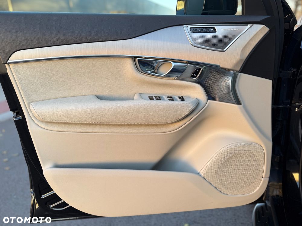 Volvo XC 90 D5 AWD Momentum 7os - 28