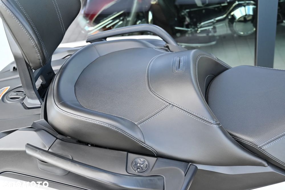 Can-Am Spyder - 21