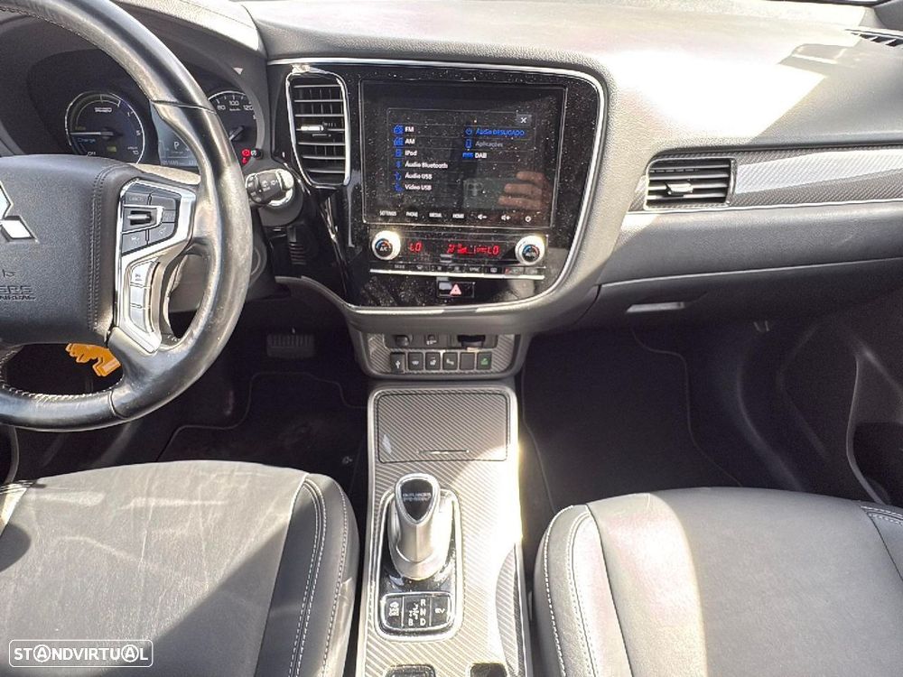 Mitsubishi Outlander - 13