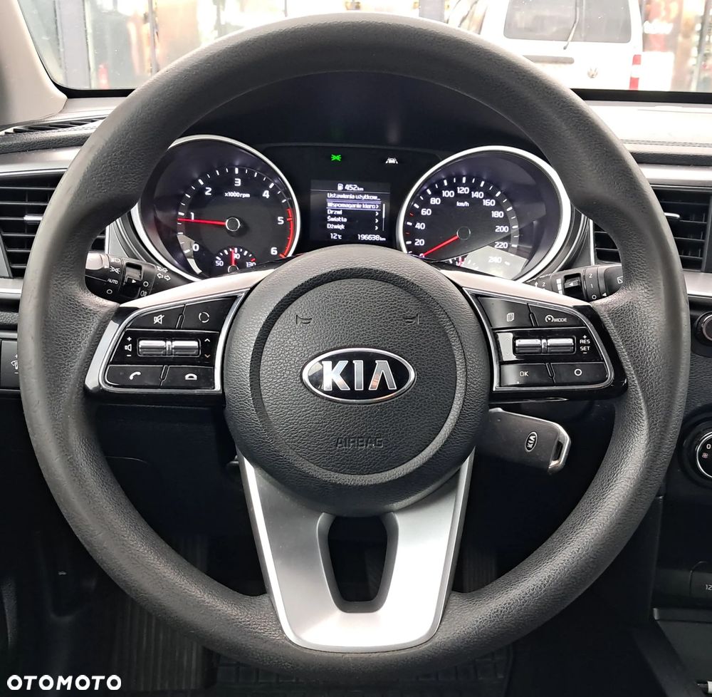 Kia Ceed - 28