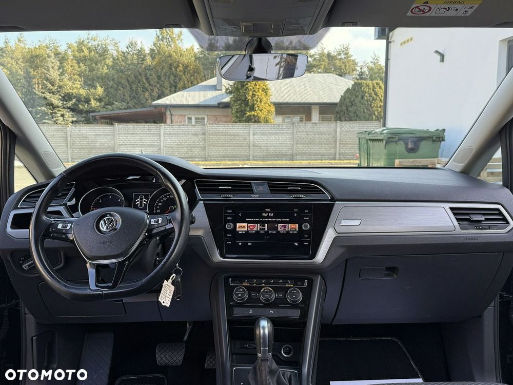 Volkswagen Touran 1.6 TDI SCR DSG IQ.DRIVE - 5