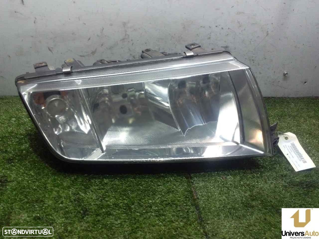 FAROL DIREITO SKODA FABIA I SEDAN 1999 -246366 - 4