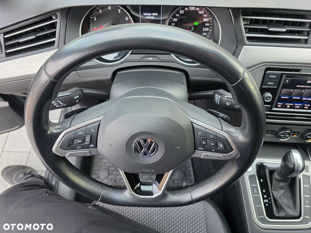 Volkswagen Passat - 19