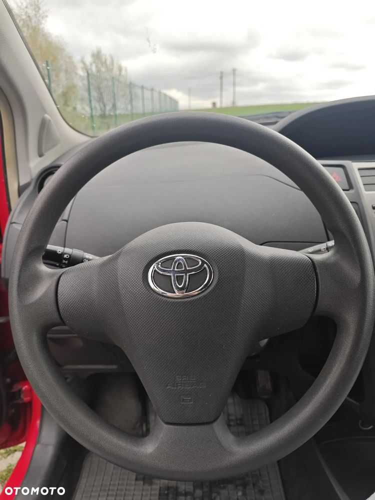 Toyota Yaris 1.0 Terra - 10