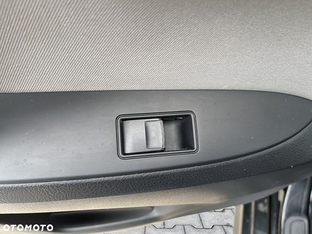 Toyota Avensis - 14