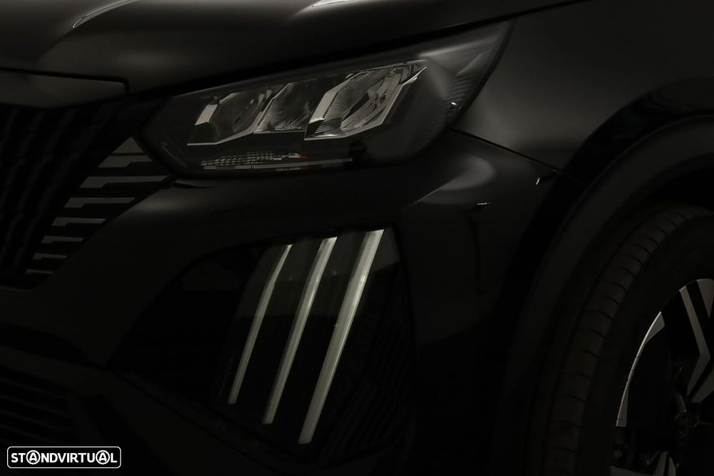 Peugeot 2008 1.2 PureTech Allure EAT8 - 5