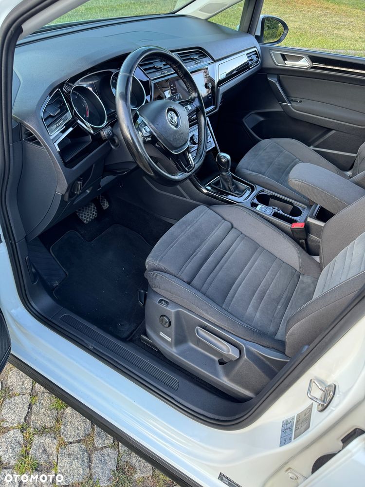 Volkswagen Touran - 8