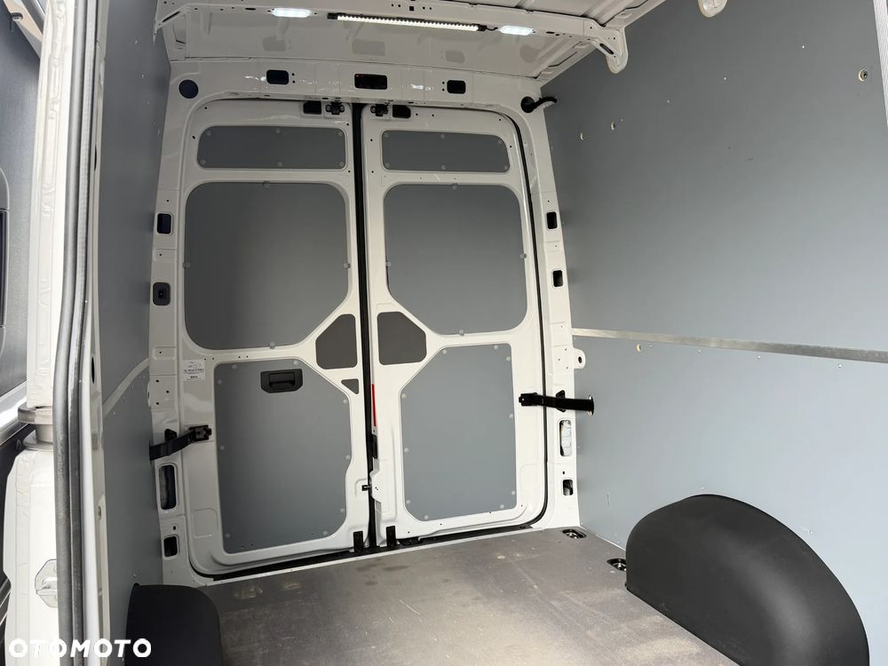 Volkswagen Crafter L2H2 - 10