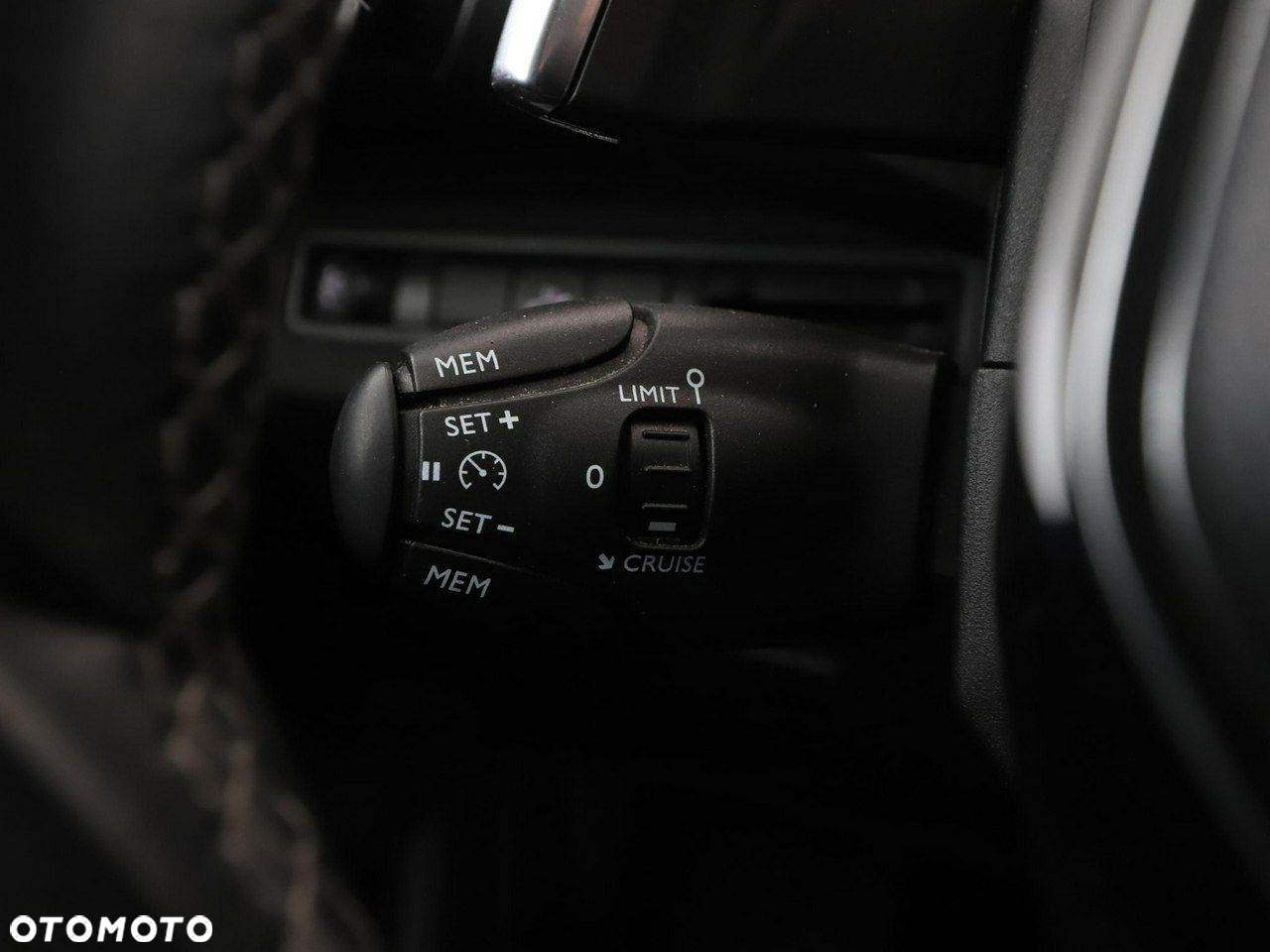 Peugeot 3008 1.2 PureTech Allure S&S EAT6 - 36