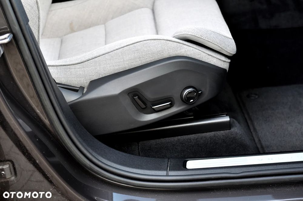 Volvo XC 60 B4 D AWD Geartronic Inscription - 22