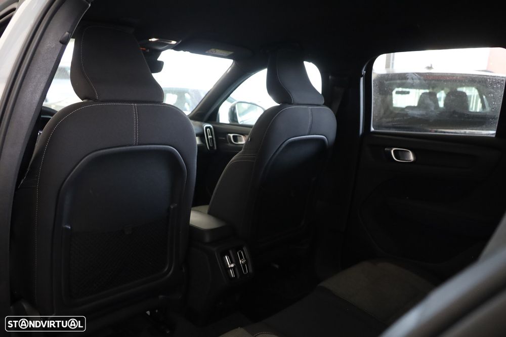 Volvo XC 40 1.5 T2 Plus Dark Auto - 11