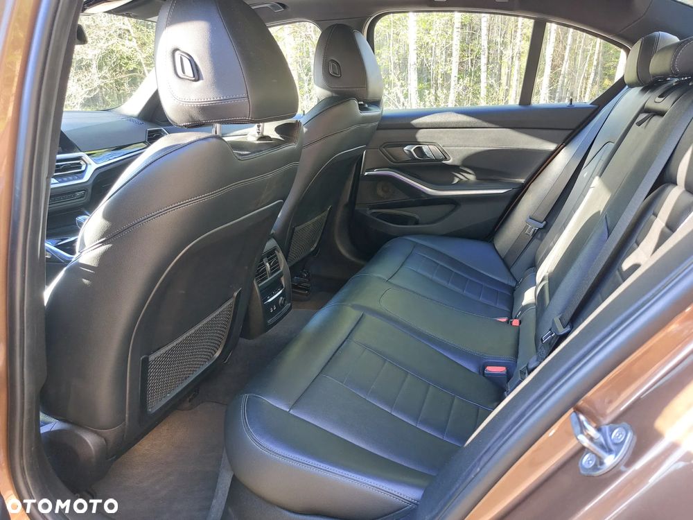 BMW Seria 3 330i xDrive Luxury Line - 10