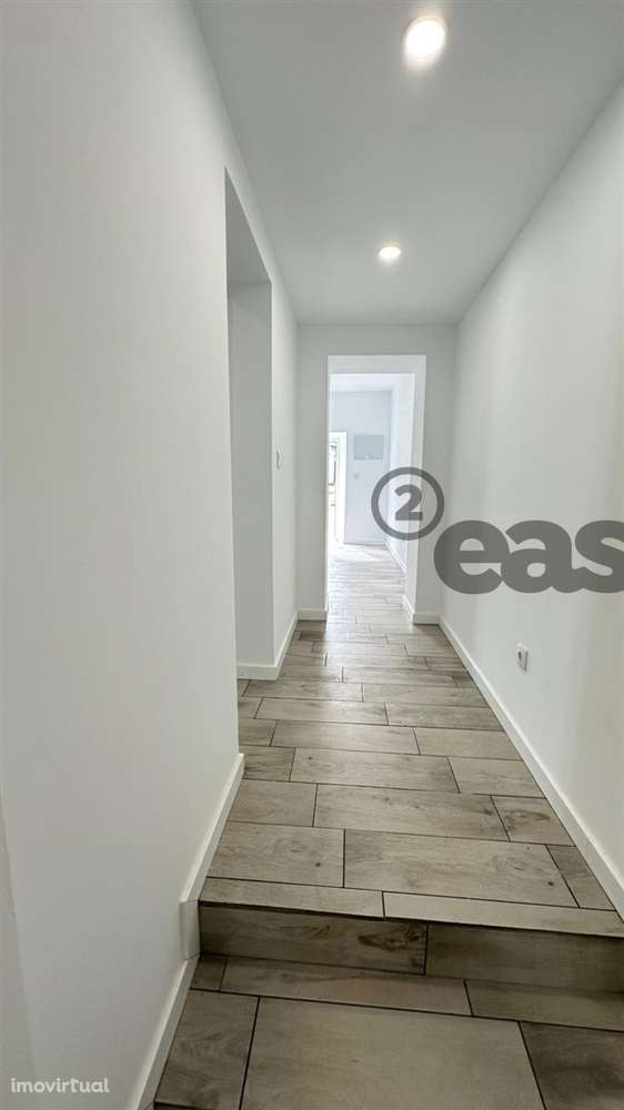 Moradia T2 Remodelada a estrear em Selmes - Grande imagem: 5/14