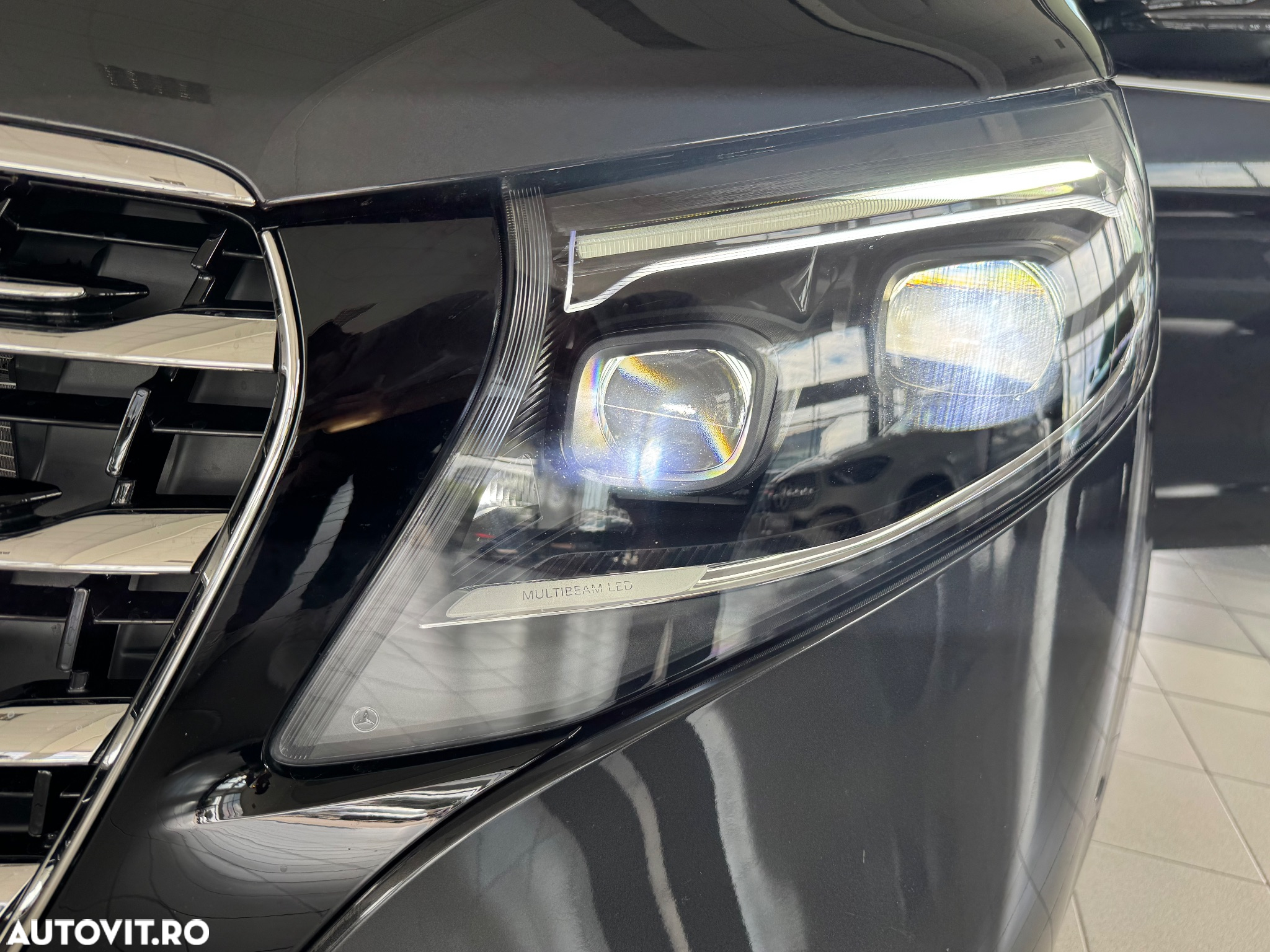 Mercedes-Benz V 300 d extralang 4Matic 9G-TRONIC Exclusive - 26