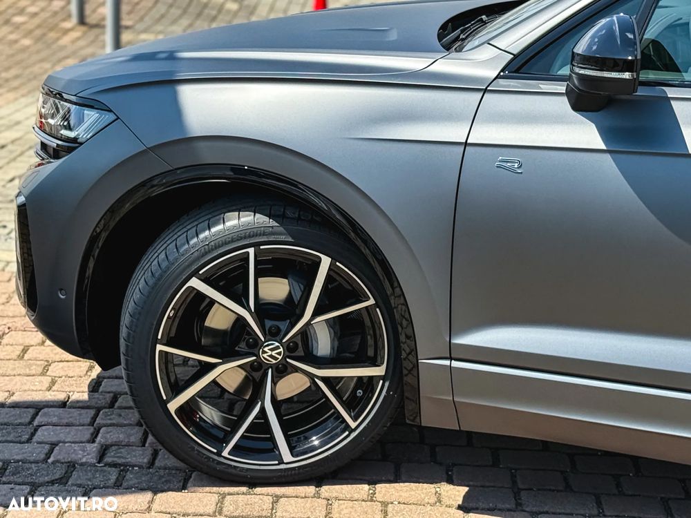 Volkswagen Touareg V6 TDI 4MOTION R-Line - 23