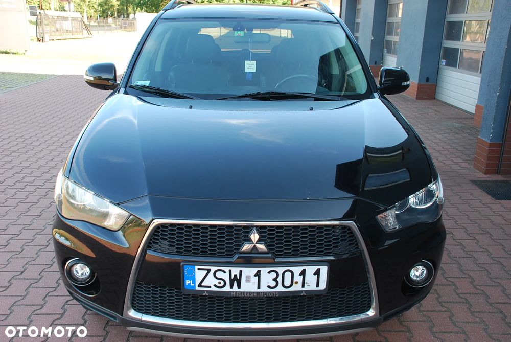 Mitsubishi Outlander 2.0 Intense NAVI 2WD EU5 CVT - 2