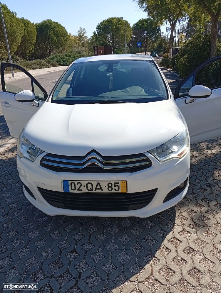 Citroen C4 2011 photo 2
