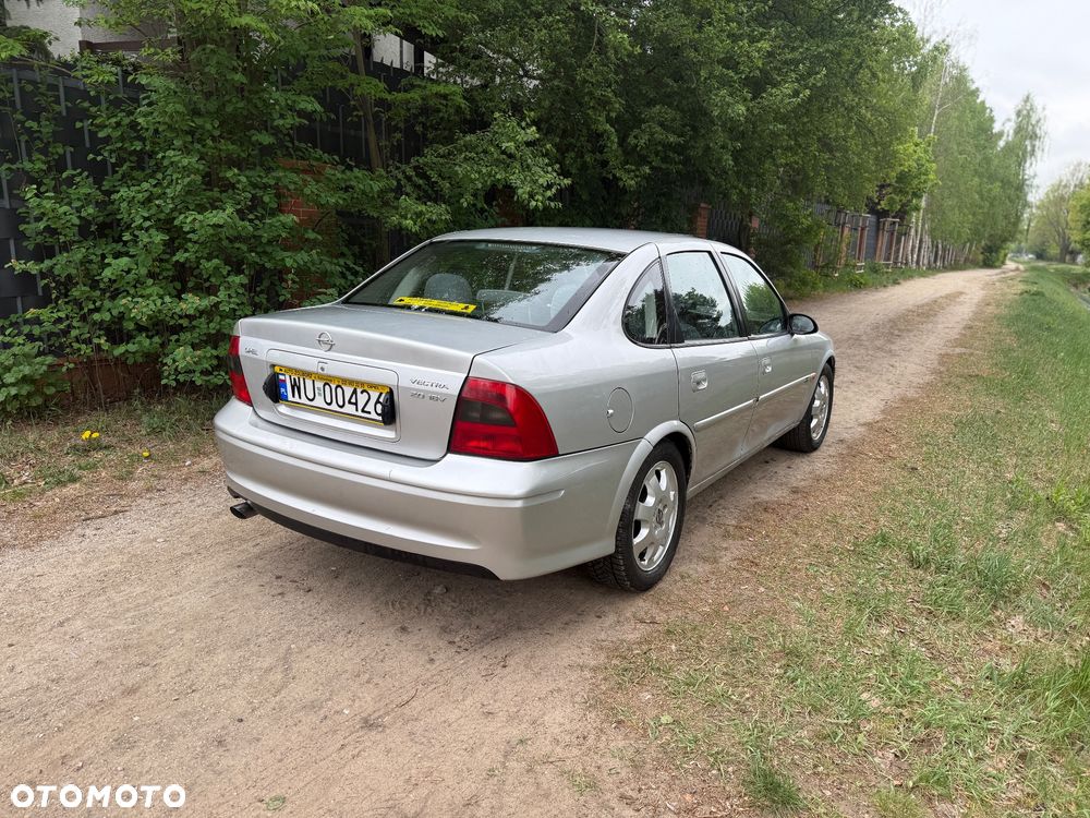 Opel Vectra 2.0 CDX - 3