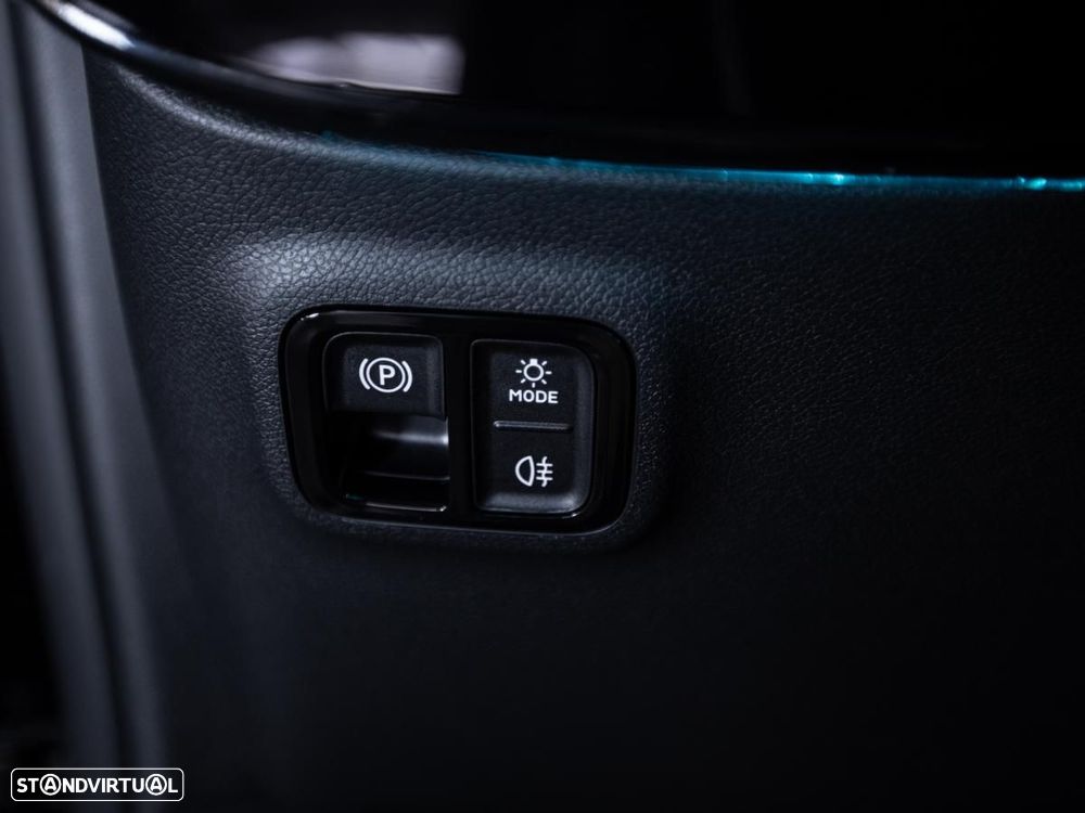 Mercedes-Benz CLA 200 EQ - 20