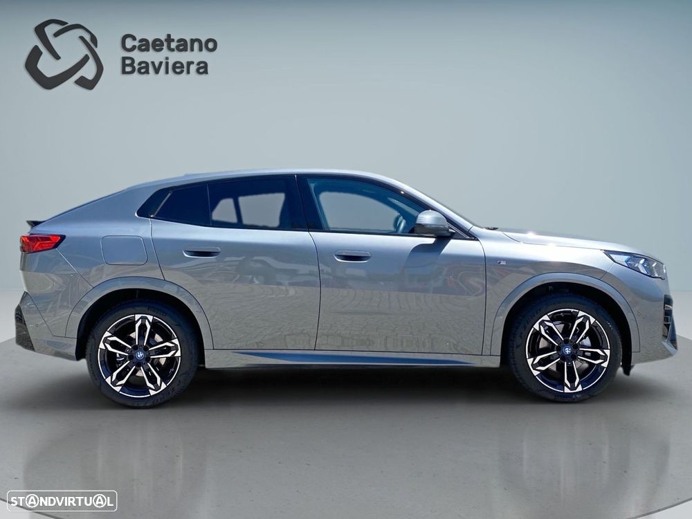 BMW iX2 eDrive20 Pack Desportivo M - 20