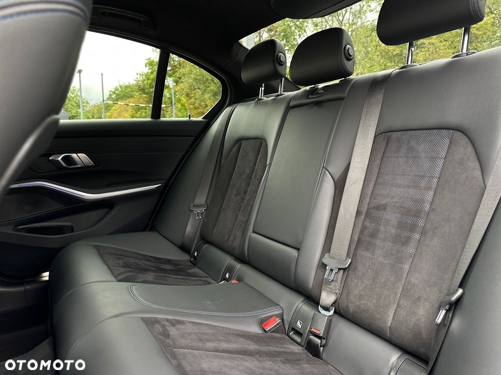 BMW Seria 3 320d M Sport sport - 26