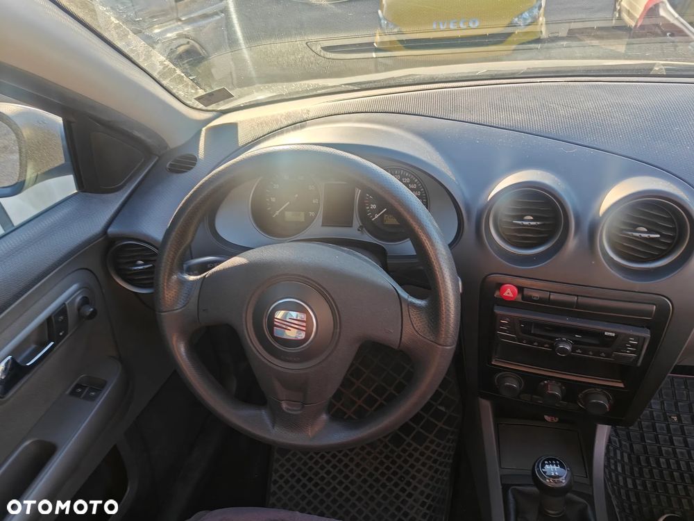 Seat Ibiza 1.4 16V Comfort Edition - 26