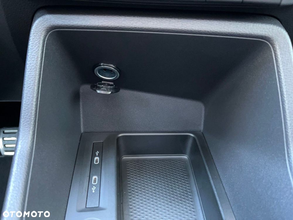 Ford Tourneo Connect - 28