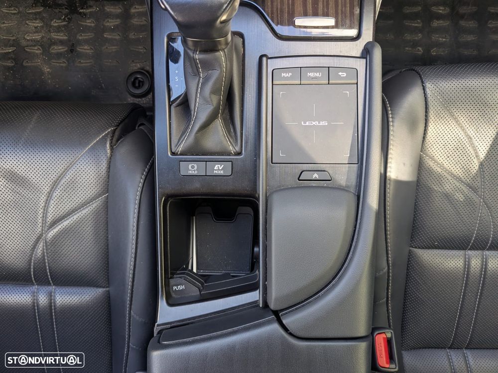 Lexus ES 300h Executive+ - 23