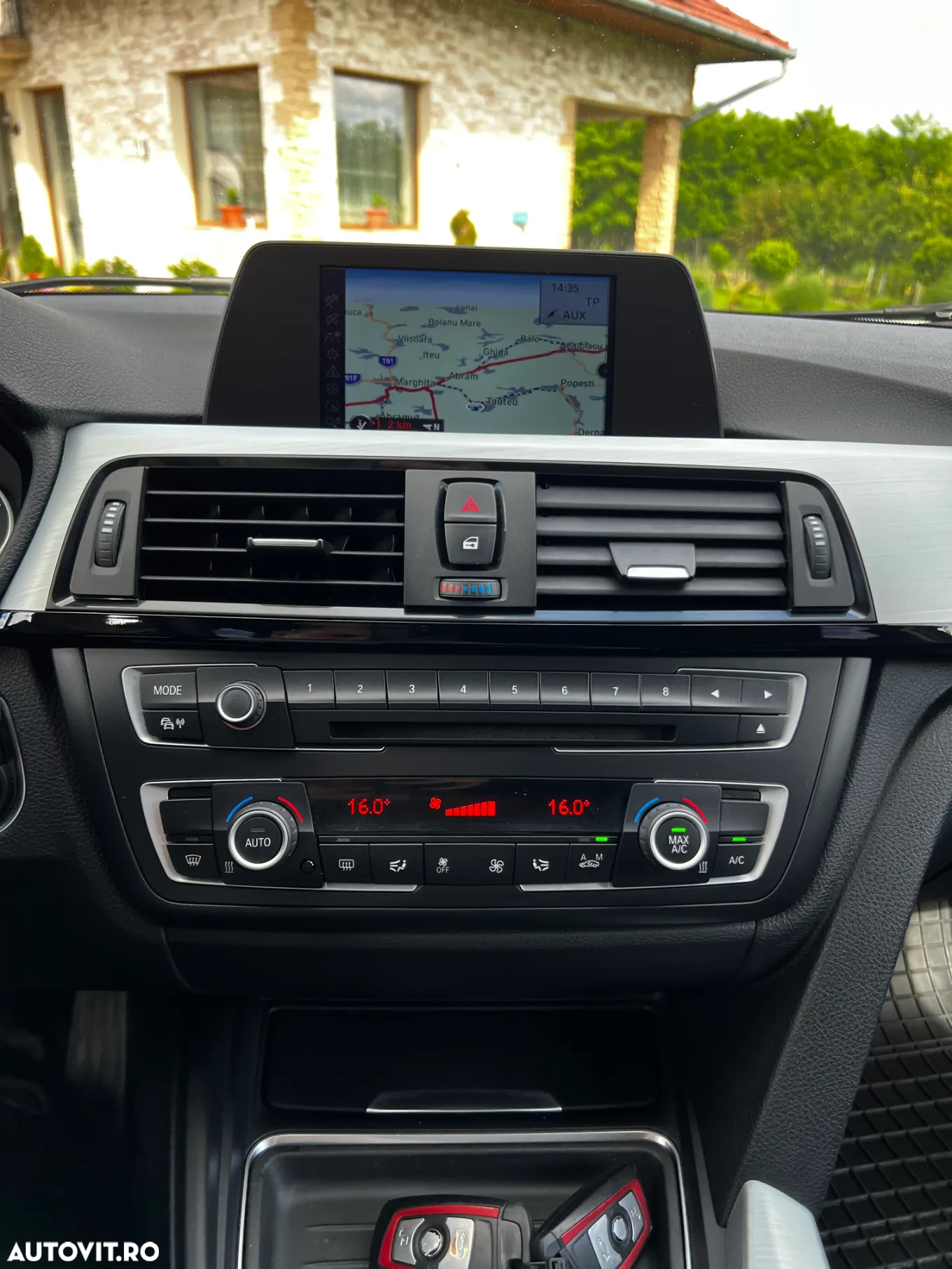 BMW Seria 3 318d Touring - 27