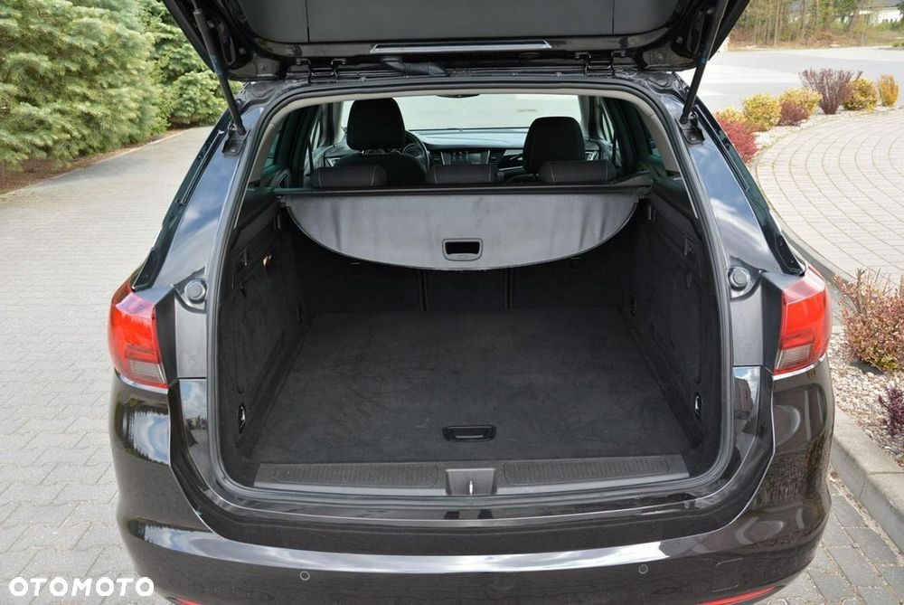 Opel Astra 1.4 T Dynamic - 36