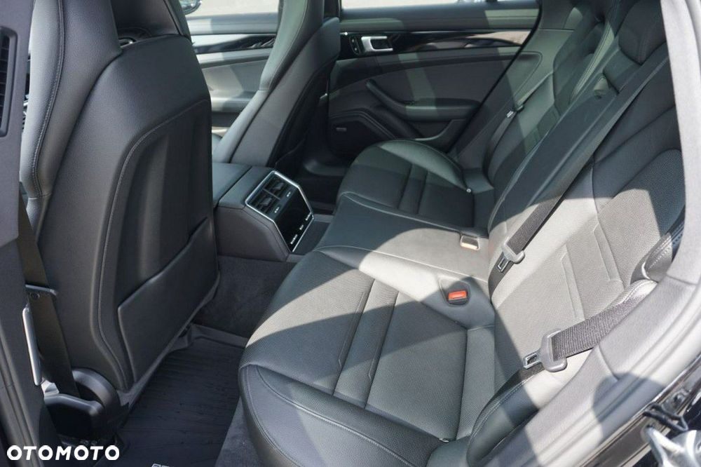 Porsche Panamera 4 - 10
