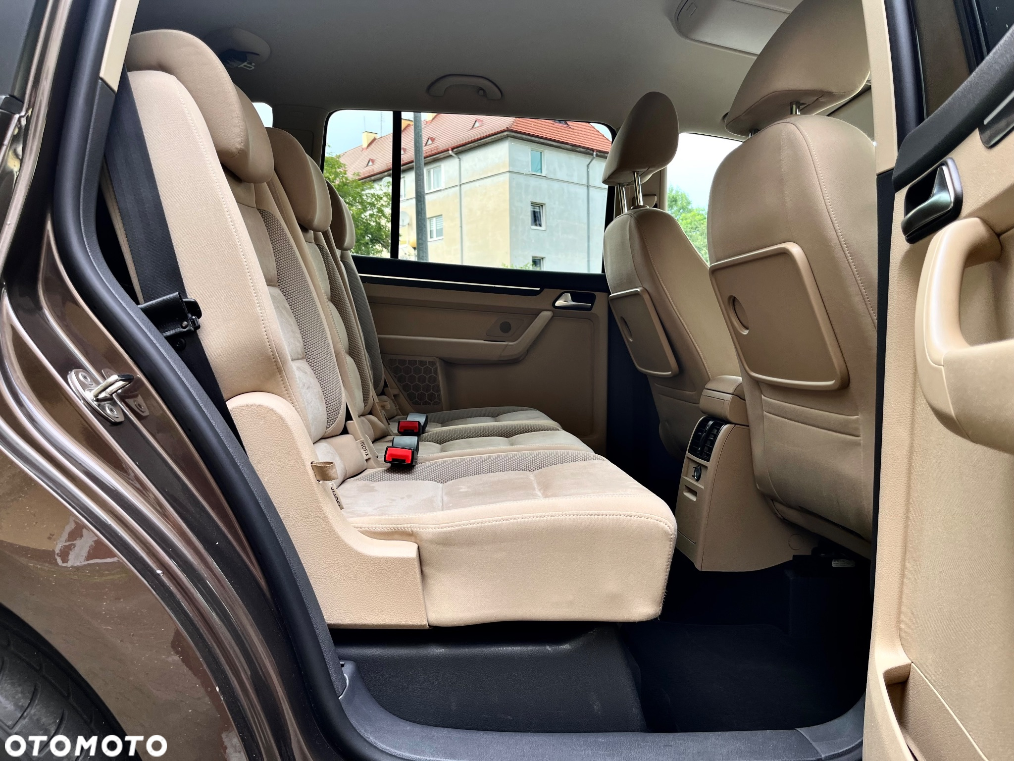Volkswagen Touran 1.6 TDI DPF BlueMotion Technology Highline - 13