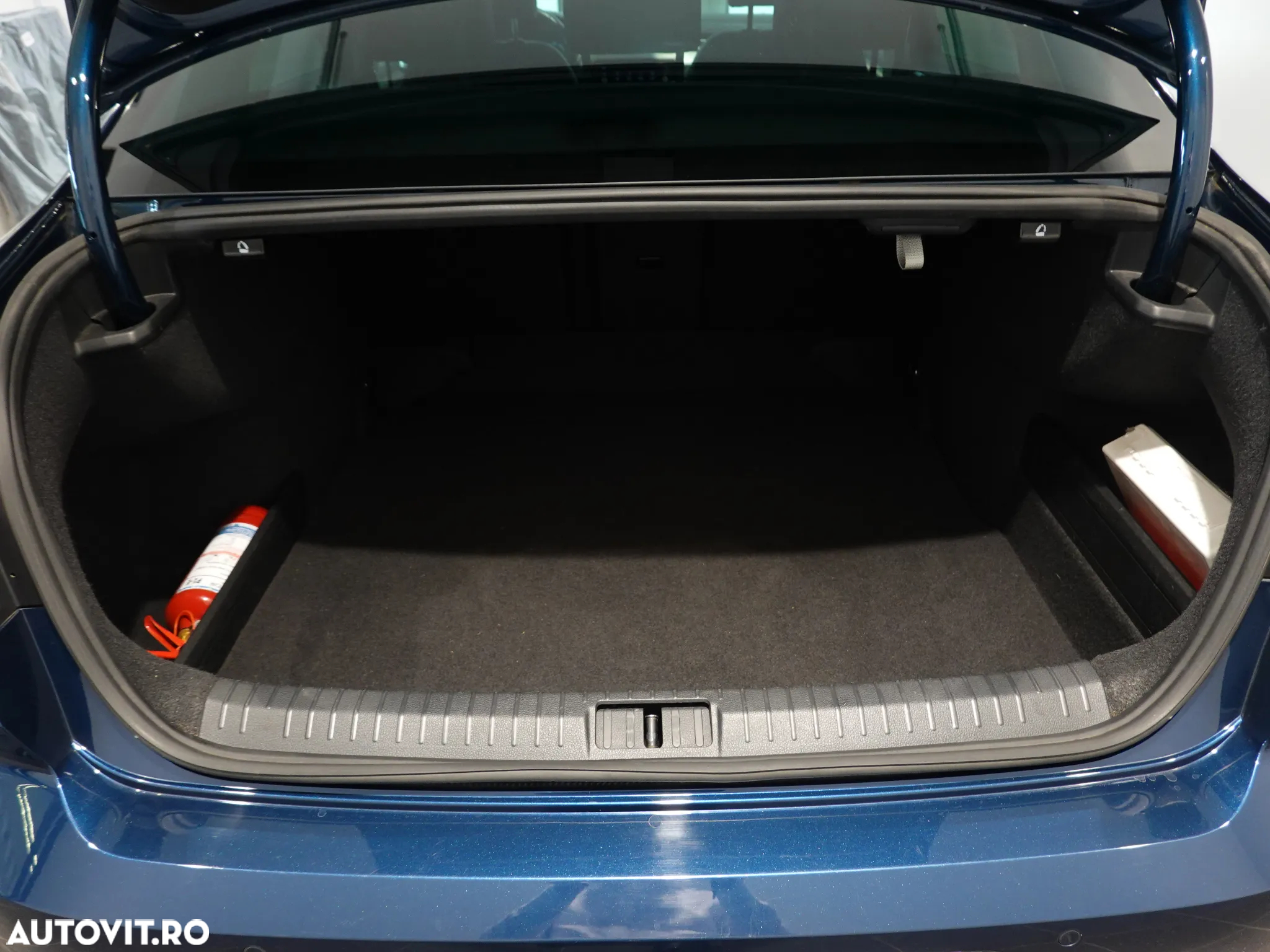 Volkswagen Passat Variant 2.0 TDI DSG Highline - 34