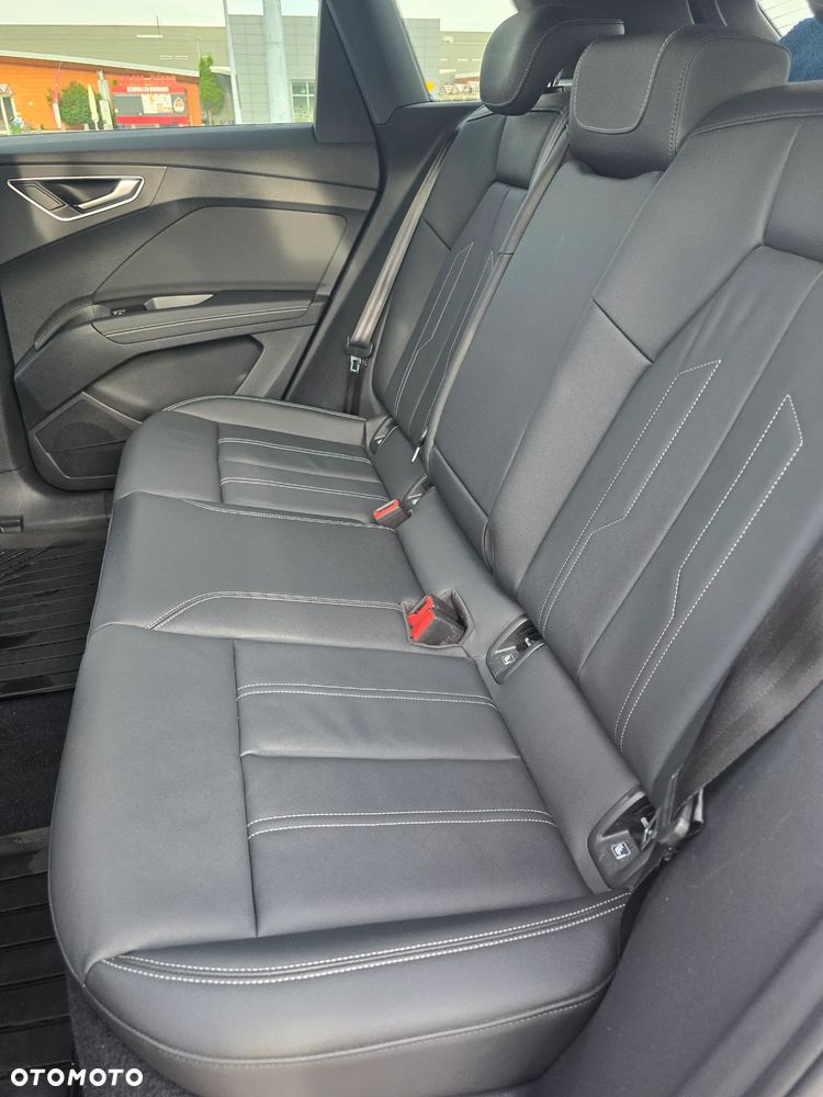 Audi Q4 e-tron 35 52kWh S Line - 12