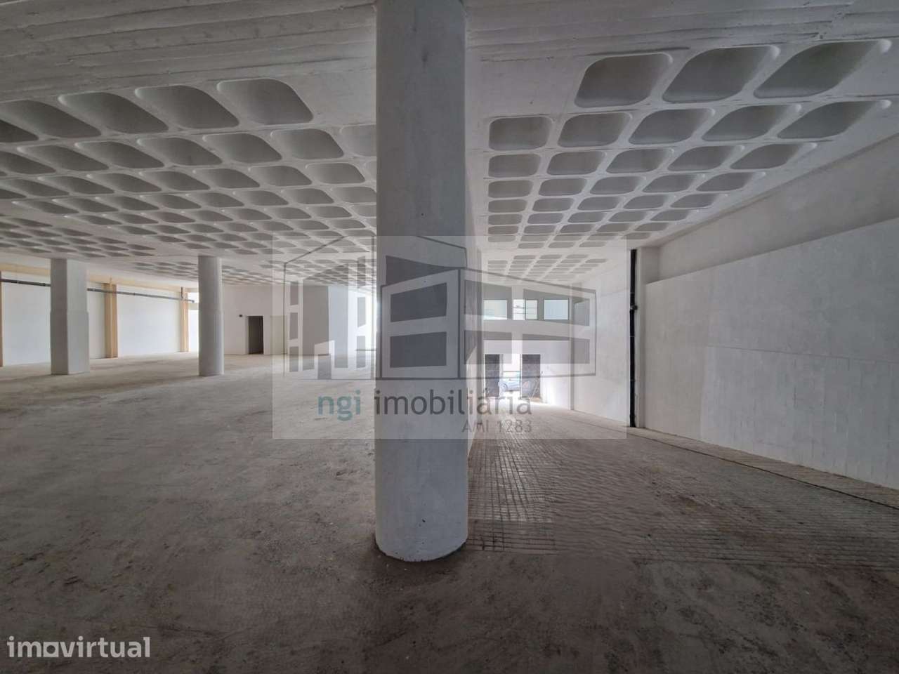 Armazém em Sacavém e Prior Velho - Grande imagem: 2/10