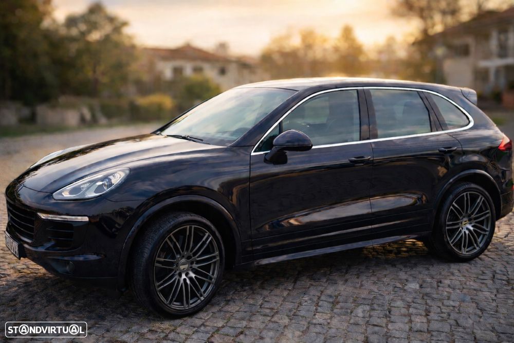 Porsche Cayenne Platinum Edition - 2