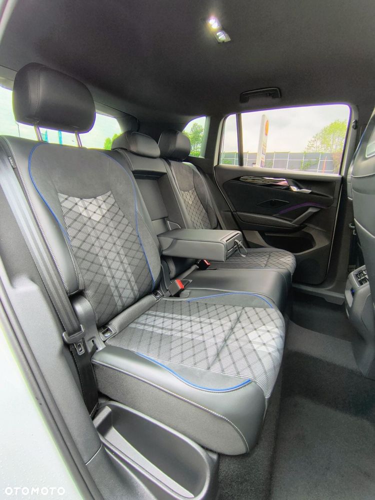 Volkswagen Tiguan 1.5 eTSI R-Line Plus DSG - 32