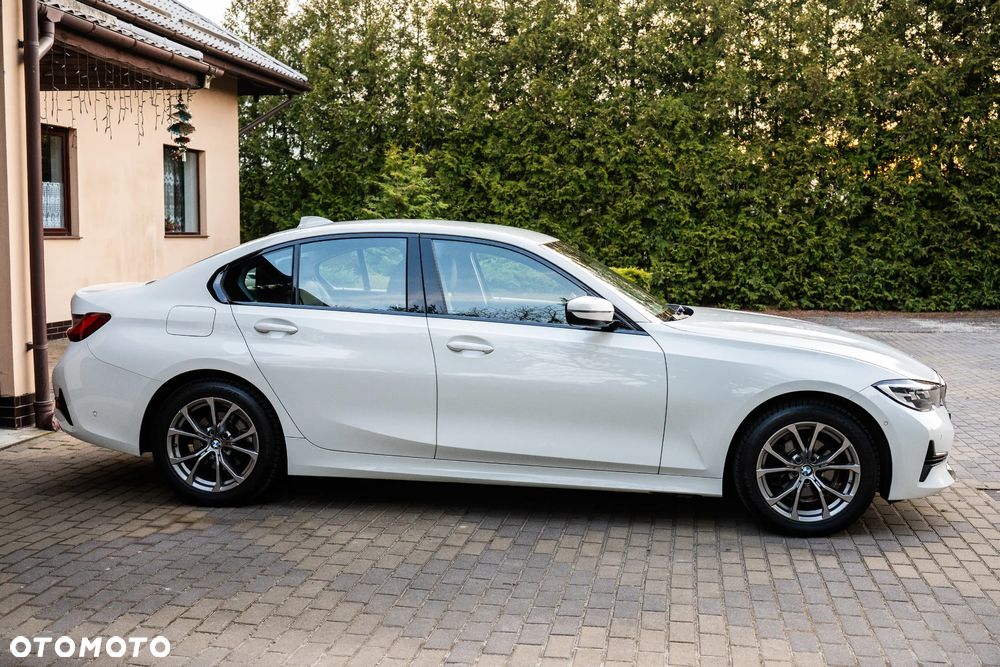 BMW Seria 3 318d MHEV Sport Line - 3