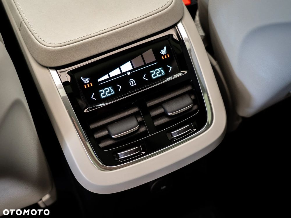 Volvo XC 90 T8 AWD Plug-In Hybrid Ultimate Bright 7os - 38
