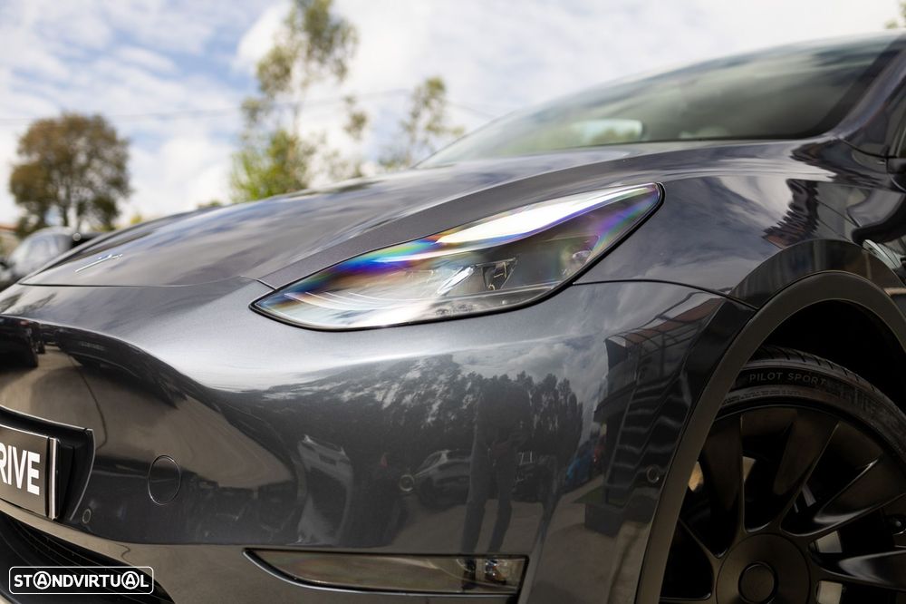 Tesla Model Y Long Range Dual Motor AWD - 5