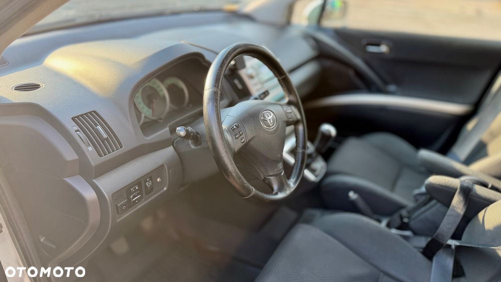 Toyota Corolla Verso 1.6 - 24
