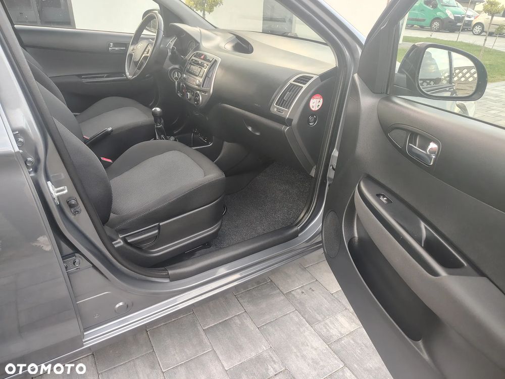 Hyundai i20 1.2 Fifa World Cup Edition - 13