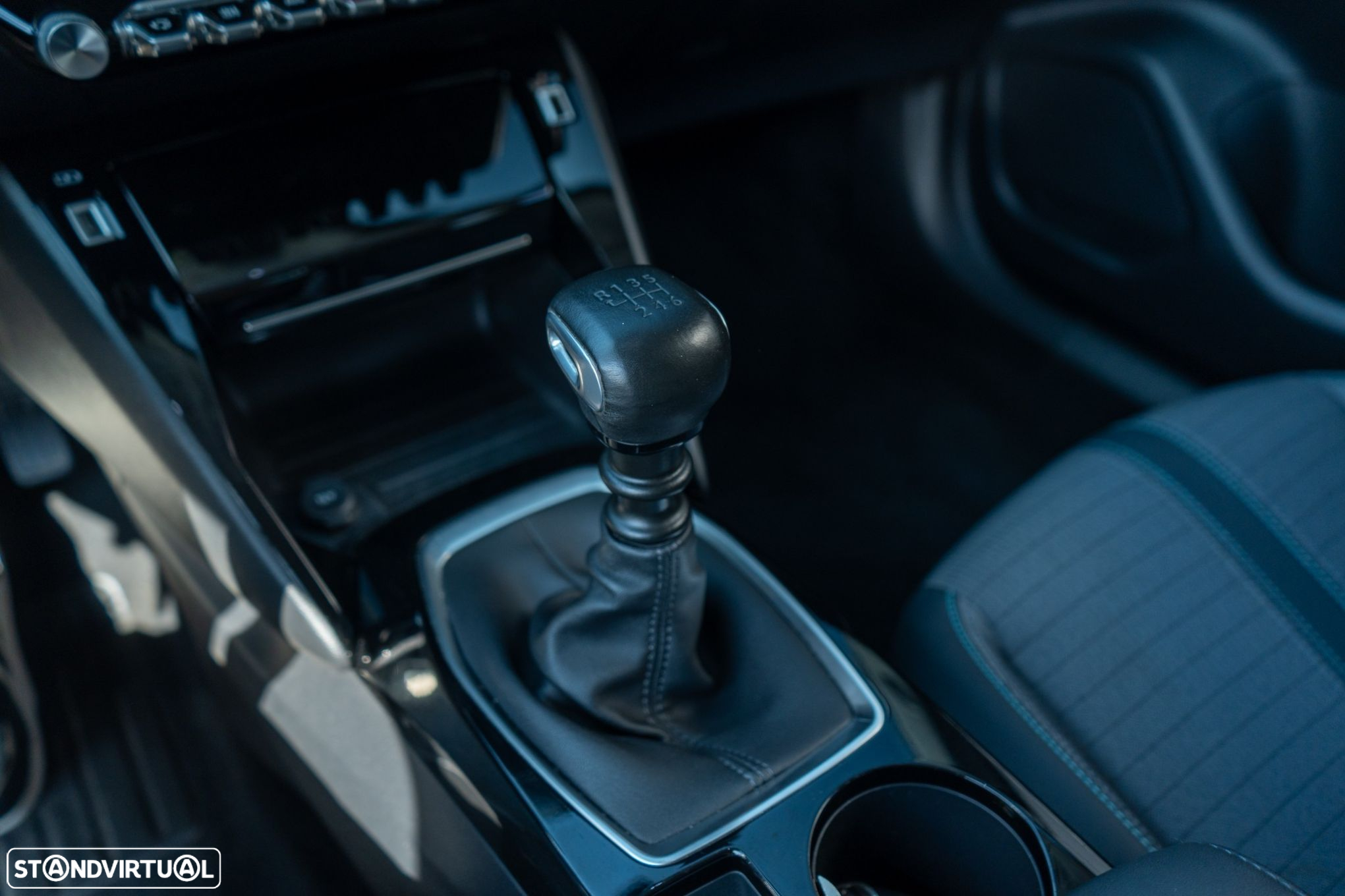 Peugeot 2008 1.2 PureTech Allure - 14