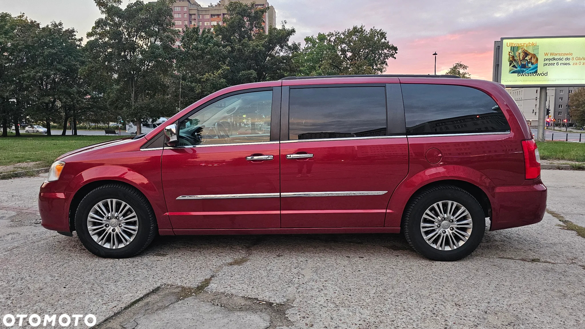 Chrysler Town & Country 3.6 Limited - 24