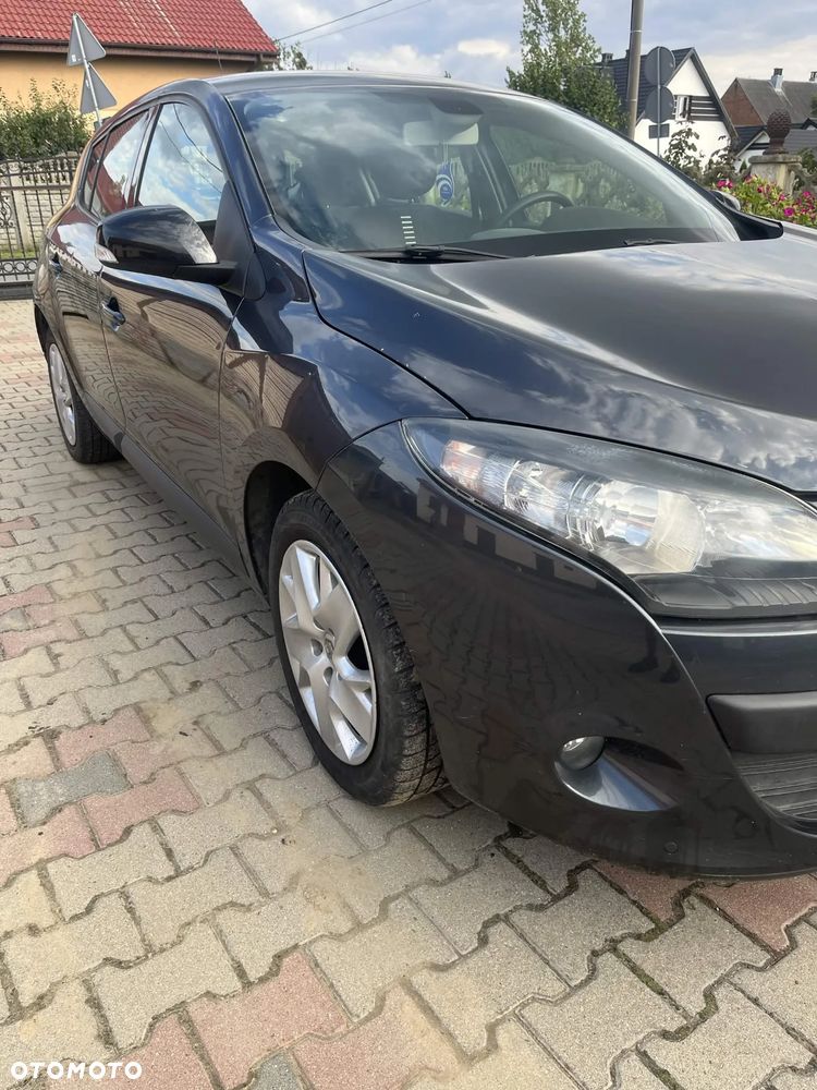 Renault Megane 2011 photo 2